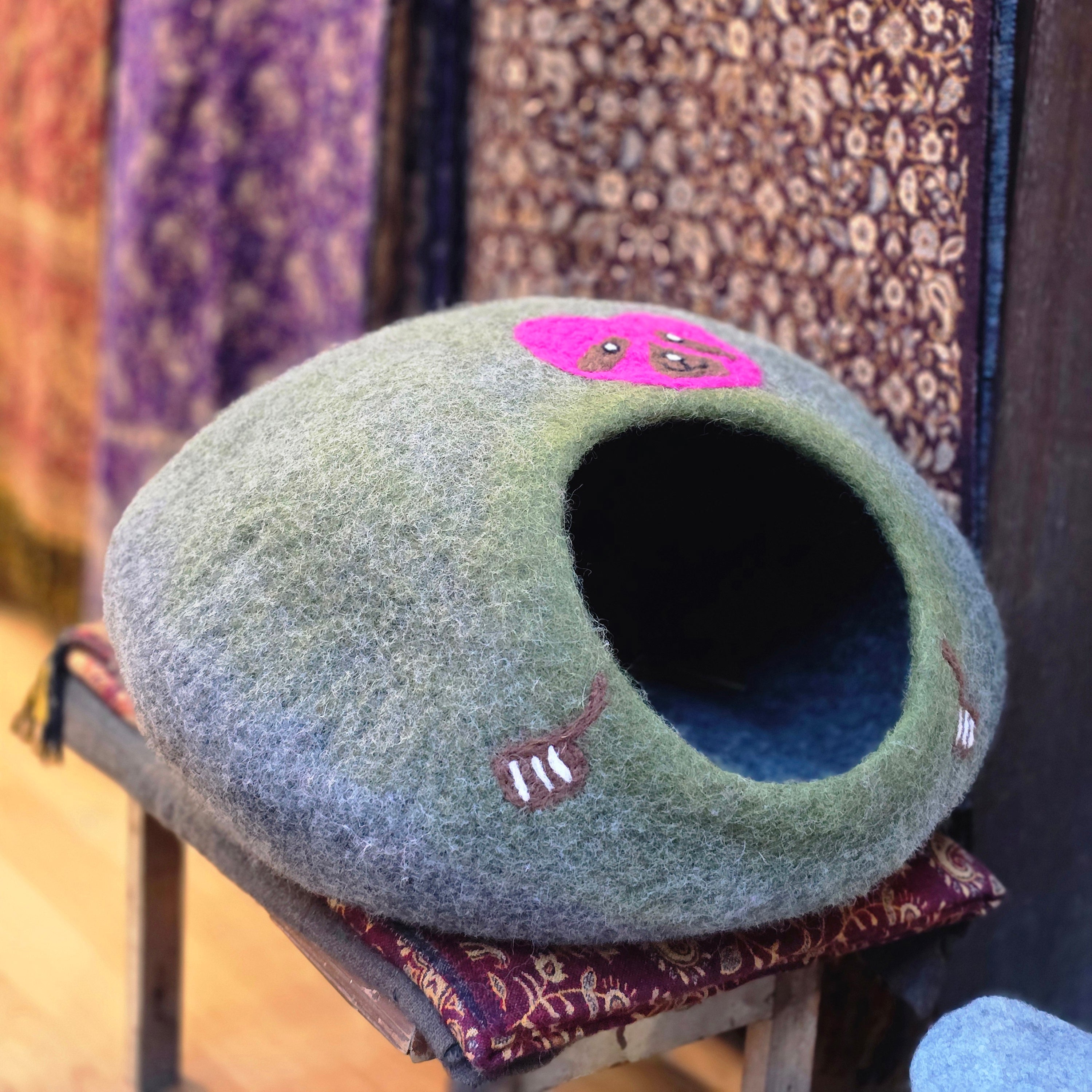 Racoon Design Wool Felt Cat Cave