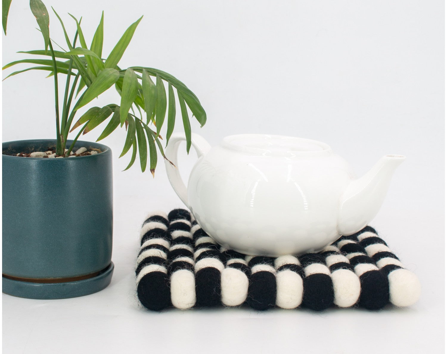 20x20cm Checkered Square Felt Ball Trivet