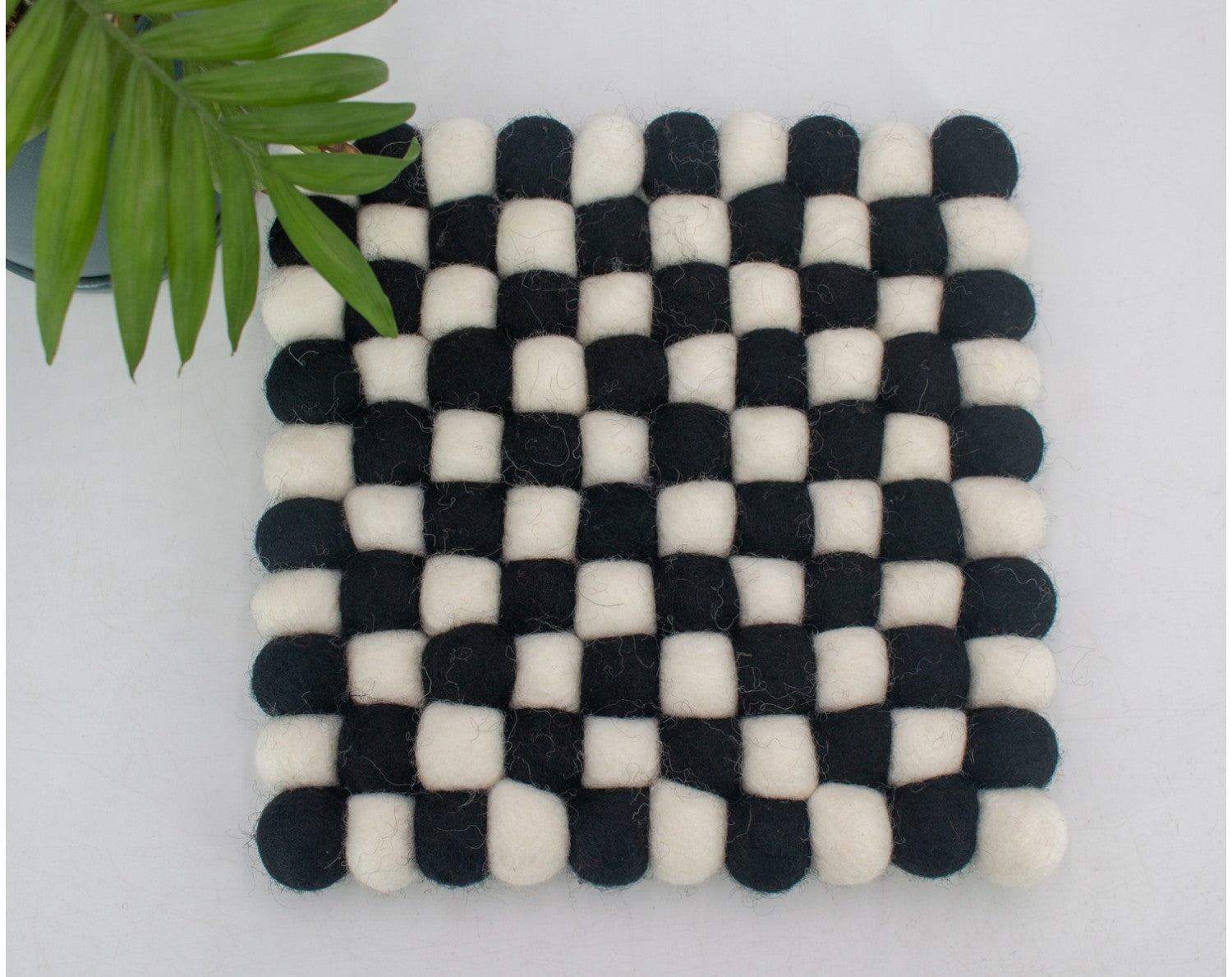 20x20cm Checkered Square Felt Ball Trivet