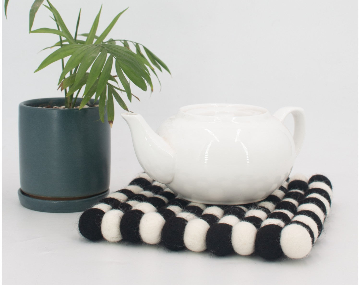 20x20cm Checkered Square Felt Ball Trivet