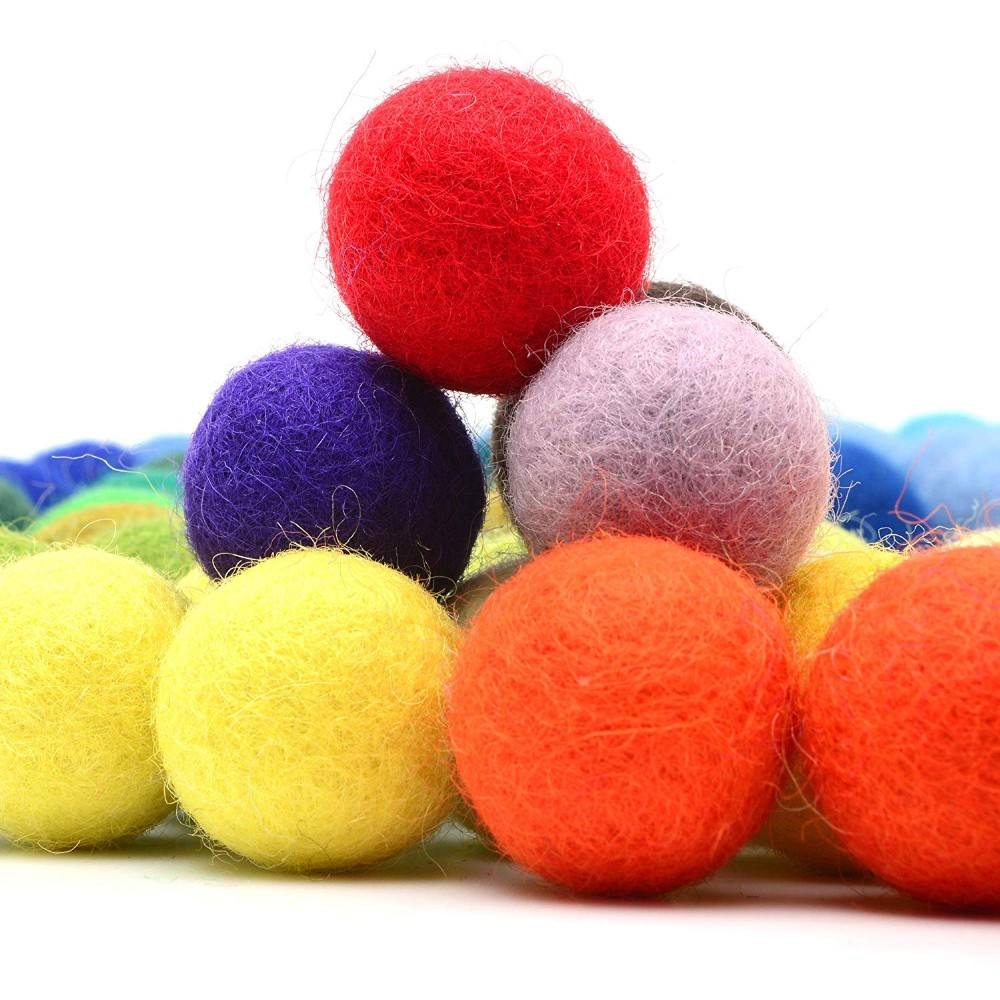felt balls.jpg__PID:67518239-1189-419e-8b0a-cb073d91b266
